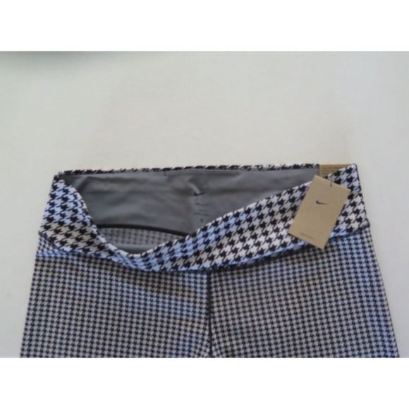 Nike DJ6660 100 Women's Plus Sz 2X White/Black Printed Mid-Rise 7/8 Leggings - Picture 3 of 8